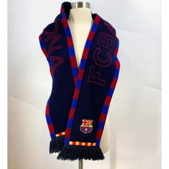FC‎ Barcelona Official Adult Knit Reversible Scarf/Sportswear/Neckwear - Picture 1 of 15
